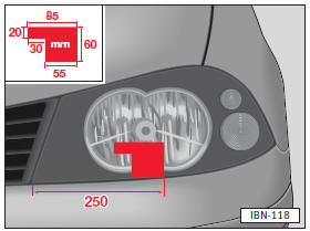 En el faro izquierdo, si se pasa de circular por la vía derecha a hacerlo por